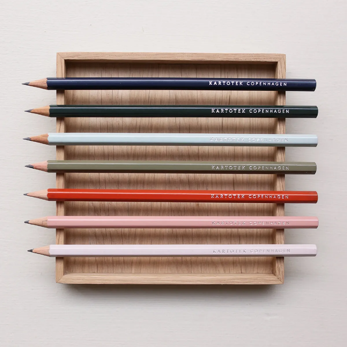 CEDAR WOOD PENCIL // DARK GREEN